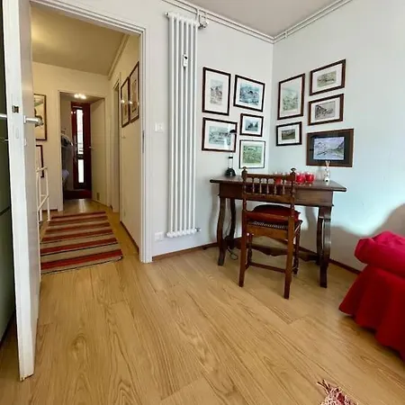 Miti's House * 塞斯特雷